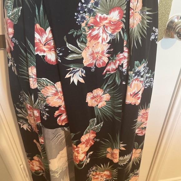Black floral dress with shorts and front slit size 1X - Picture 5 of 5